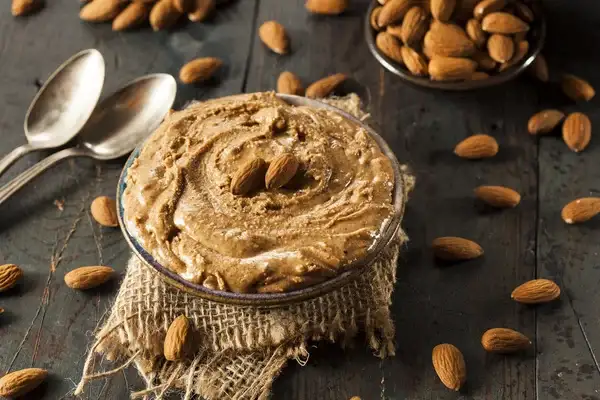 Mantequilla de almendras una opción deliciosa y nutritiva